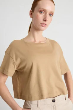 T-shirt crop con aperture sul retro - Cammello