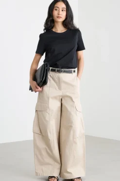 T-shirt in jersey con ricamo - Nero